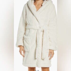 Ugg Aarti Faux Shearling Hooded Robe Cozy Soft Cream Size Small Long Sleeve